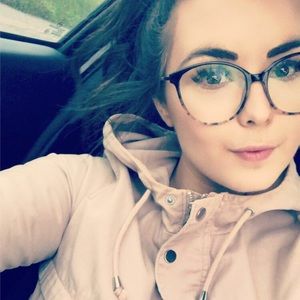 Meet your Posher, Karine